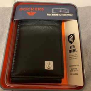 Dockers Wallet
